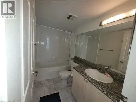 228 Queens West Toronto ON M5J 2X1