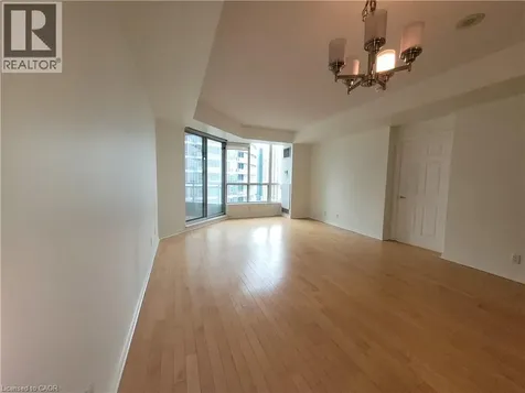 228 Queens West Toronto ON M5J 2X1