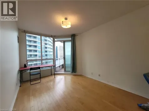 228 Queens West Toronto ON M5J 2X1