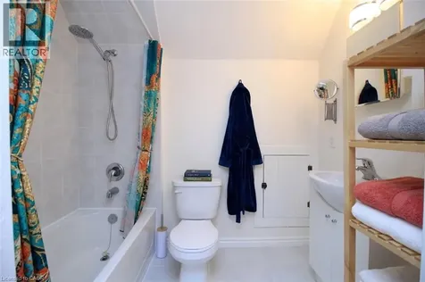 22 Blake Street Hamilton ON L8M 2S5