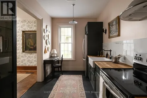 16 Johnson Street Prince Edward County (picton Ward) ON K0K 2T0