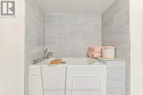 5 Harbour Street East Collingwood ON L9Y 5C5