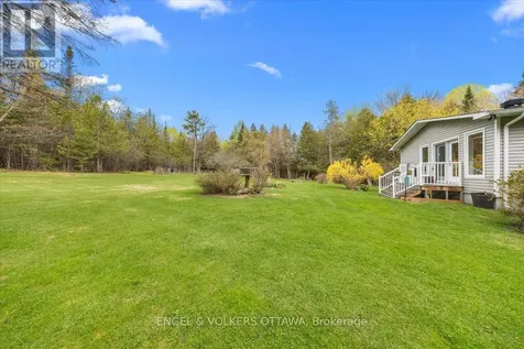 4841 Torbolton Ridge Ottawa ON K0A 3M0