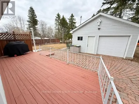 72 Dominion Avenue Kapuskasing ON P5N 1P4