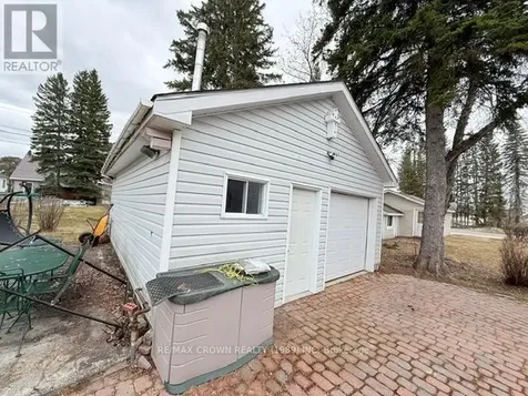 72 Dominion Avenue Kapuskasing ON P5N 1P4