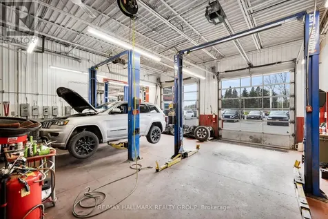 5791 Prince Of Wales Drive Ottawa ON K4M 1A5