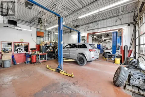 5791 Prince Of Wales Drive Ottawa ON K4M 1A5