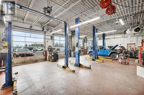 5791 Prince Of Wales Drive Ottawa ON K4M 1A5