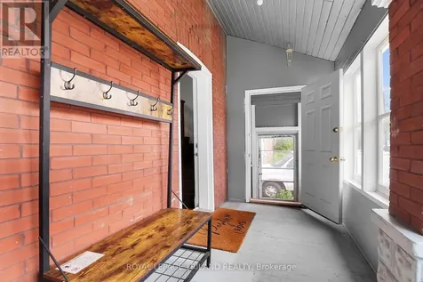 86 Kains Street St. Thomas ON N5P 1N7