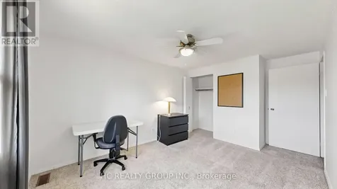 433 Keats Way Waterloo ON N2L 5S7