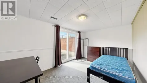 433 Keats Way Waterloo ON N2L 5S7