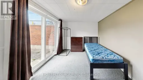 433 Keats Way Waterloo ON N2L 5S7