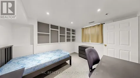 433 Keats Way Waterloo ON N2L 5S7