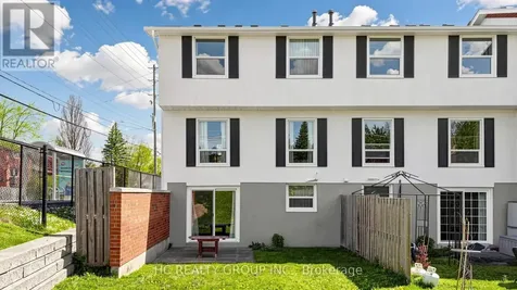 433 Keats Way Waterloo ON N2L 5S7