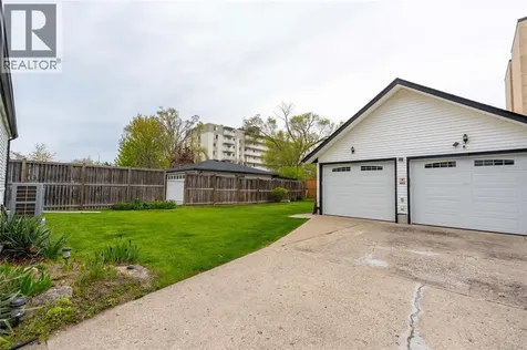 826 Lynwood Avenue Sarnia ON N7T 7A4