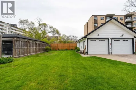 826 Lynwood Avenue Sarnia ON N7T 7A4