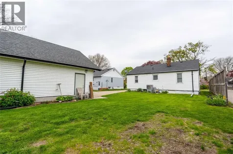 826 Lynwood Avenue Sarnia ON N7T 7A4