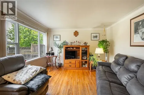 826 Lynwood Avenue Sarnia ON N7T 7A4