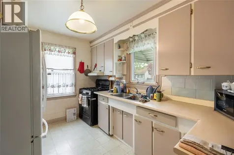 826 Lynwood Avenue Sarnia ON N7T 7A4