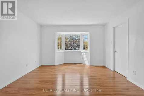 23 Clifford Private Ottawa ON K1G 4Y8