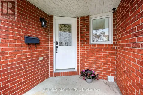 23 Clifford Private Ottawa ON K1G 4Y8
