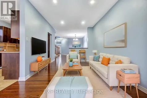 635 Moorpark Avenue Ottawa ON K2M 0H8