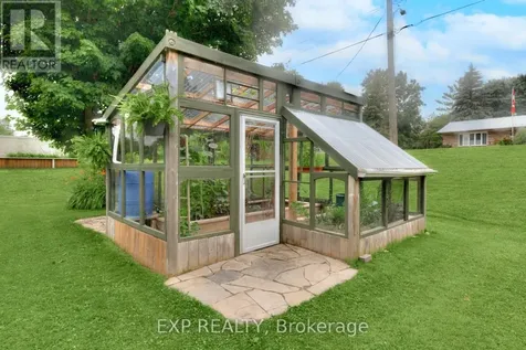 2027 Victoria Street Howick ON N0G 1X0