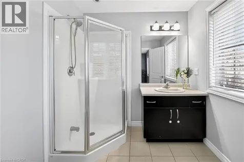 8 Lakelawn Road Grimsby ON L3M 0G1