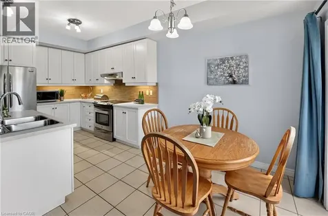 8 Lakelawn Road Grimsby ON L3M 0G1