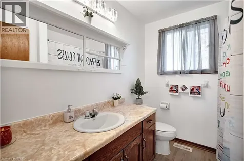 16 Sandlewood Avenue Brantford ON N3V 1C6