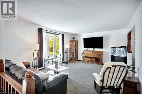 16 Sandlewood Avenue Brantford ON N3V 1C6