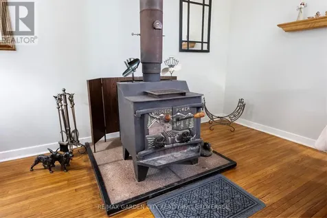 5400 North Service Road Lincoln (lincoln Lake) ON L0R 1B3