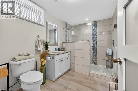 18 Angler Avenue Port Dover ON N0A 1N3