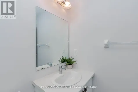585 Colborne Street East Brantford ON N3S 0K4