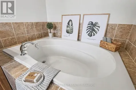 159 Montmorency Way Ottawa ON K4A 0J3