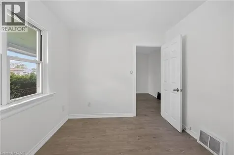 584 Waterloo Street Hamilton ON L8H 6V5