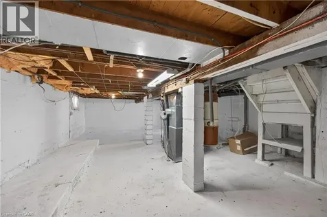 584 Waterloo Street Hamilton ON L8H 6V5