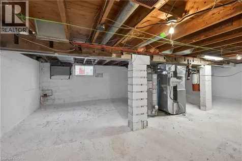584 Waterloo Street Hamilton ON L8H 6V5