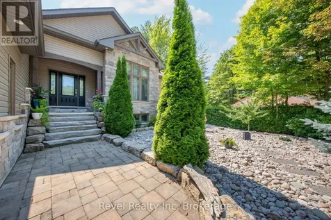 54 Vincent Circle Tiny ON L0L 2T0