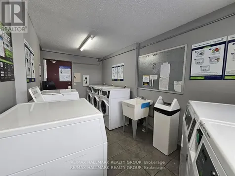 2041 Arrowsmith Drive Ottawa ON K1J 7V7