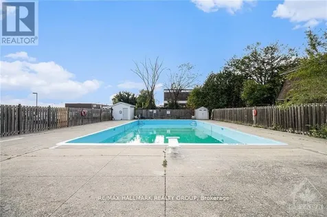2041 Arrowsmith Drive Ottawa ON K1J 7V7