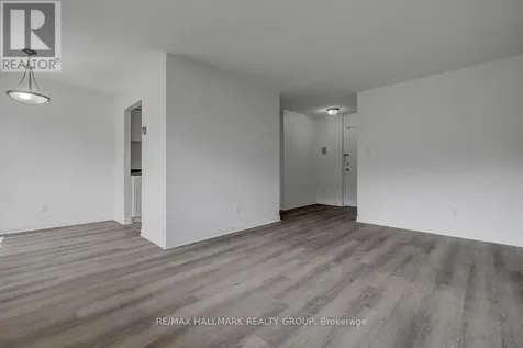 2041 Arrowsmith Drive Ottawa ON K1J 7V7