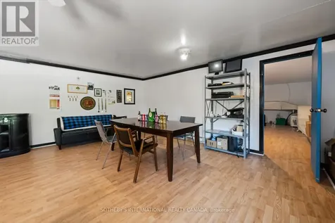 17 Mcfarland Drive East Prince Edward County (picton Ward) ON K0K 2T0