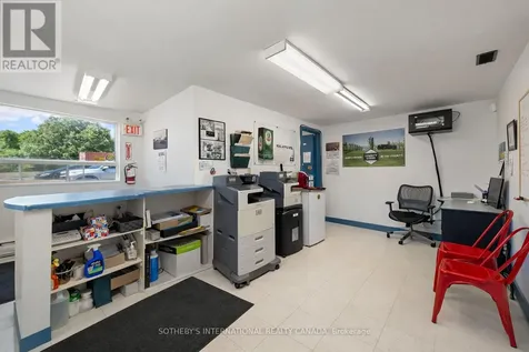 17 Mcfarland Drive East Prince Edward County (picton Ward) ON K0K 2T0