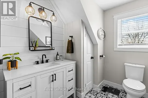 453 8th A Avenue East Owen Sound ON N4K 6S8