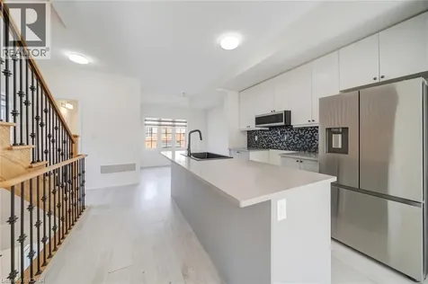 2566 Mojave Path Oshawa ON L1L 0P9