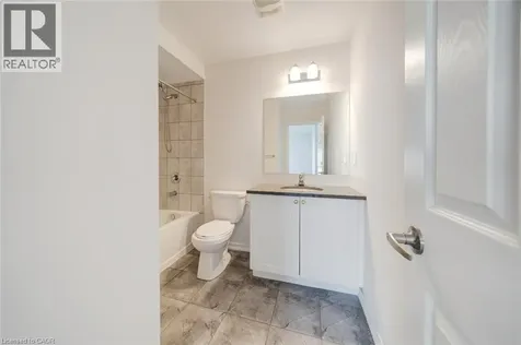 2566 Mojave Path Oshawa ON L1L 0P9