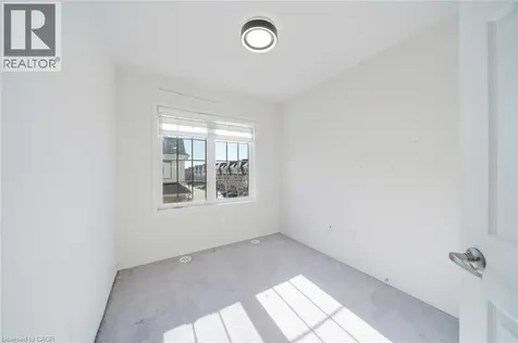 2566 Mojave Path Oshawa ON L1L 0P9
