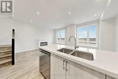 1422 19th Avenue Richmond Hill ON L4E 3R9