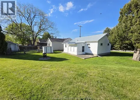 18 Pearl Street Wallaceburg ON N8A 1P6